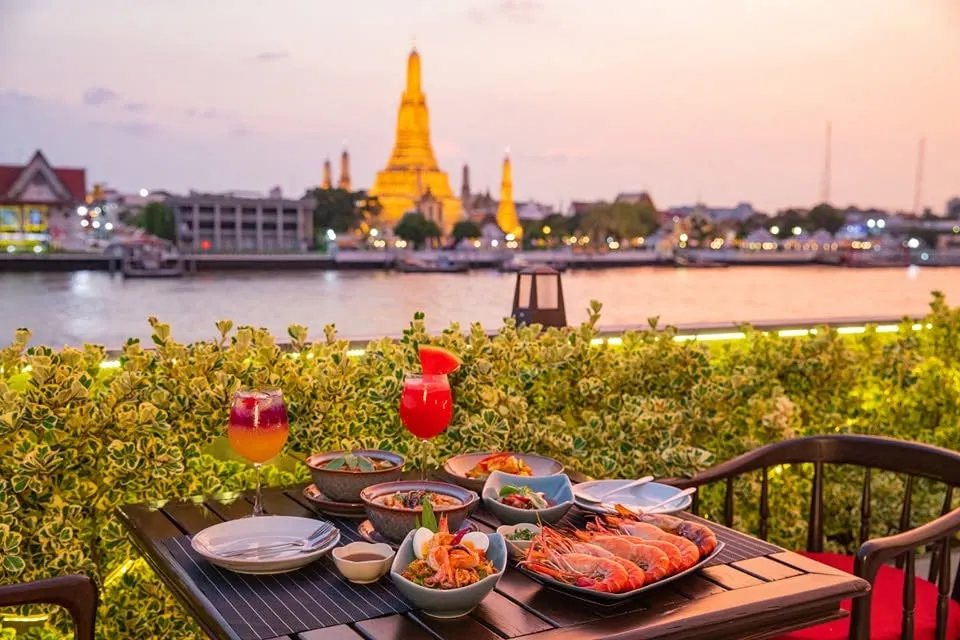ร้านอาหารวิววัดอรุณ บรรยากาศดี เหมาะกับดินเนอร์และมื้อพิเศษ
